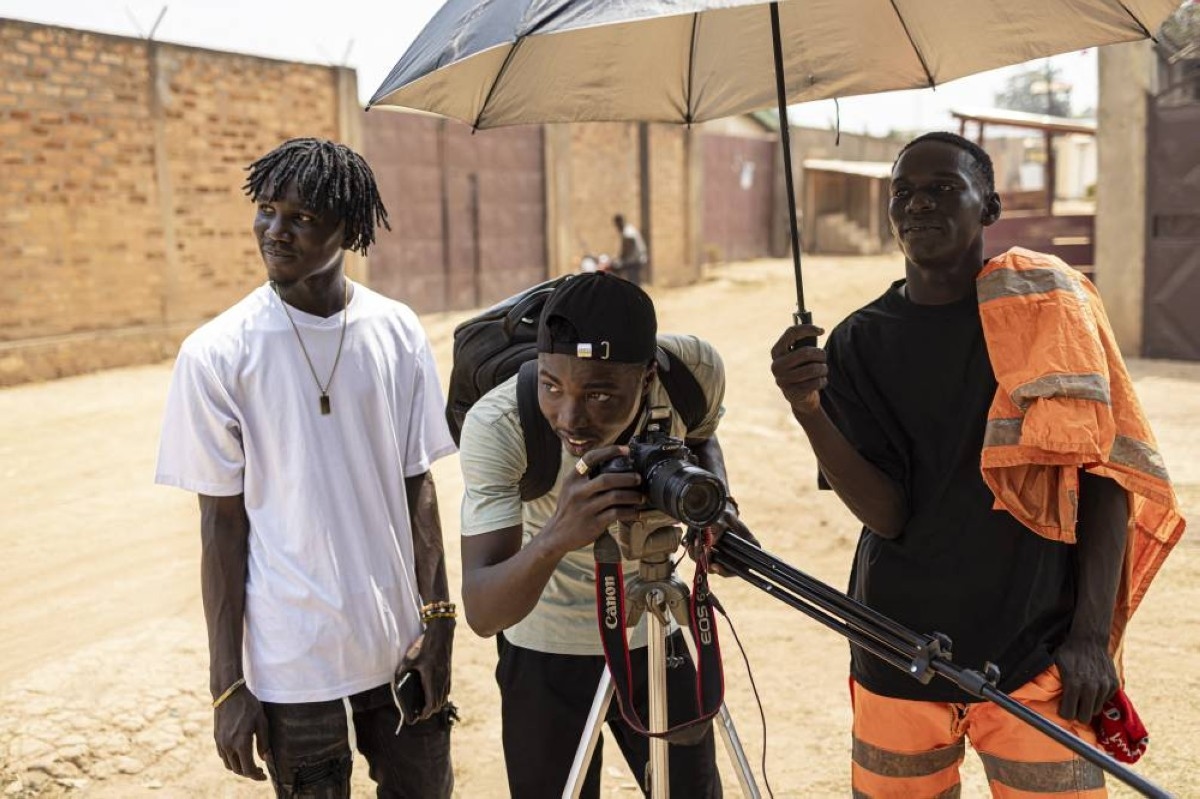 Online or on stage, C.African comics try to break through