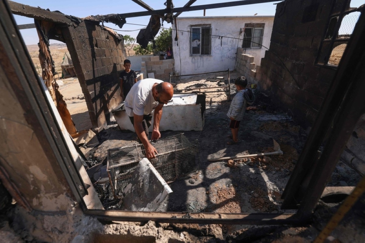 Trump sees progress on Gaza truce as 7 Zionist troops killed