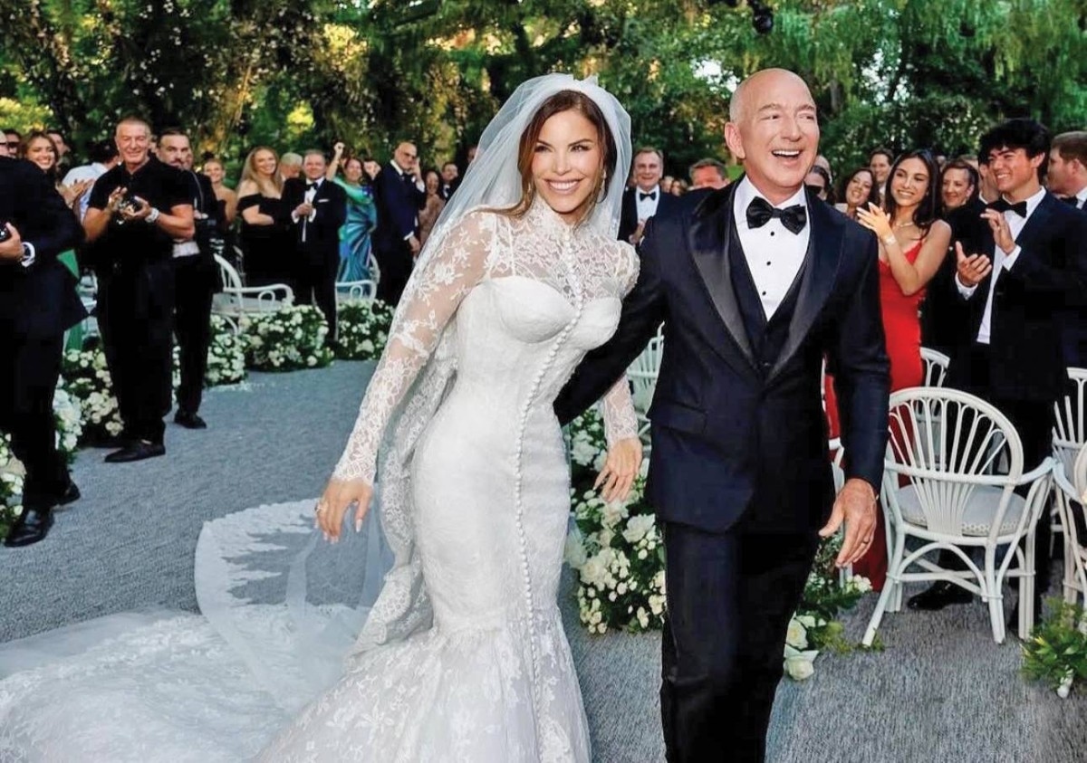 Bezos, Sanchez say ‘I do' in a divided Venice