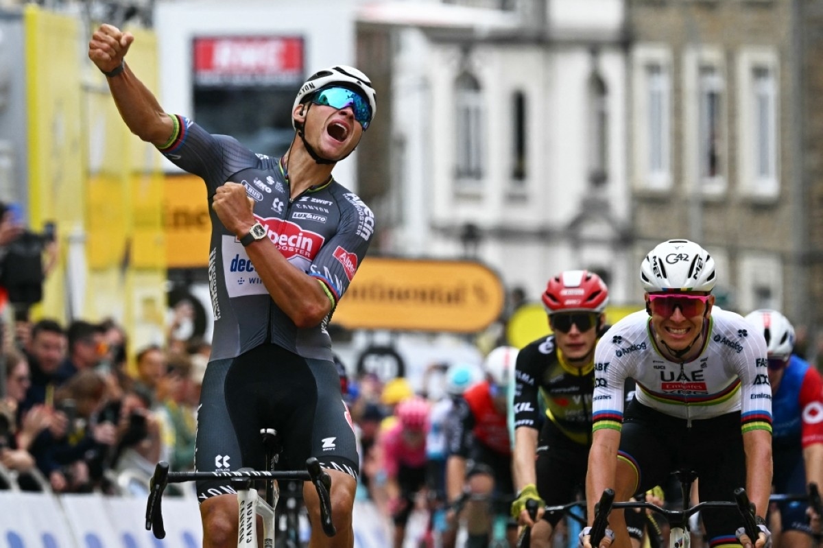 Dutch powerhouse Van der Poel takes Tour de France lead