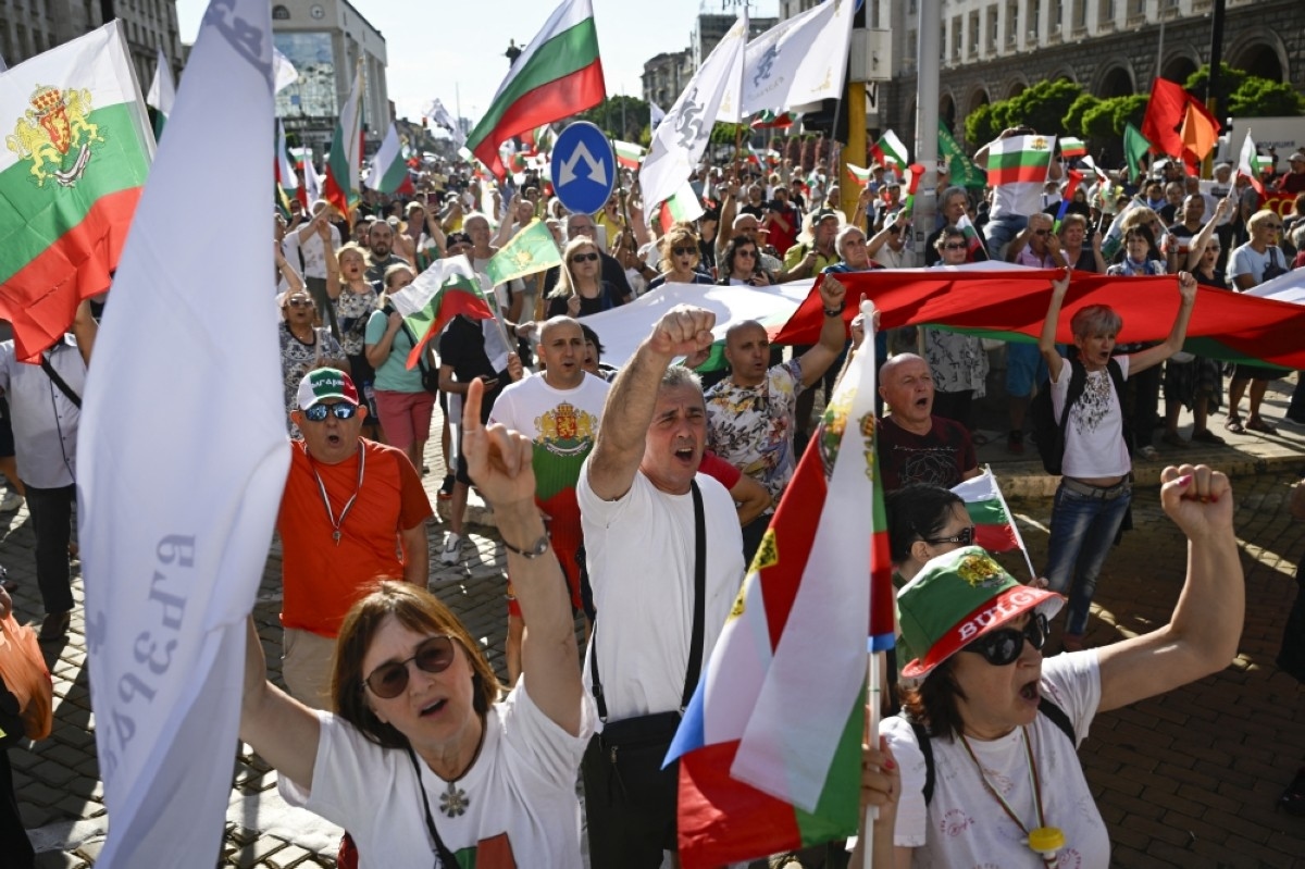 EU sets conversion rate for Bulgaria's eurozone entry in 2026