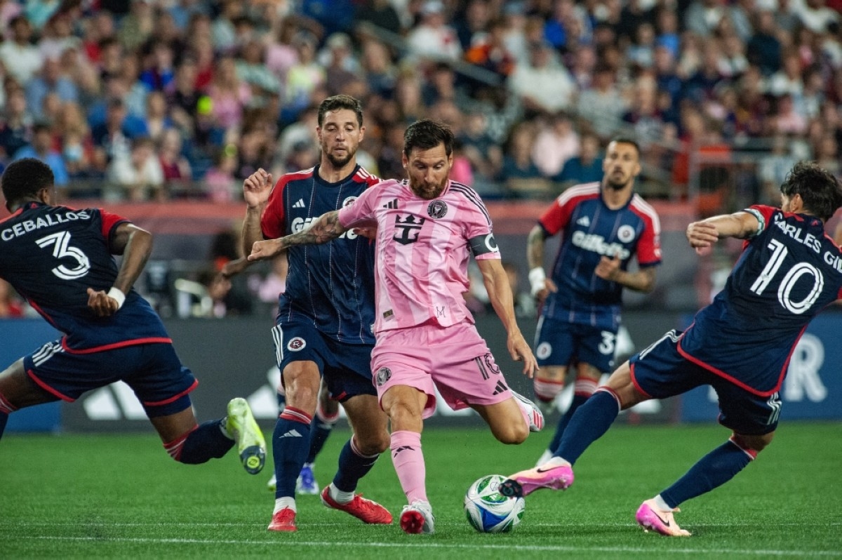 Messi brace buoys Miami in 2-1 MLS victory over New England