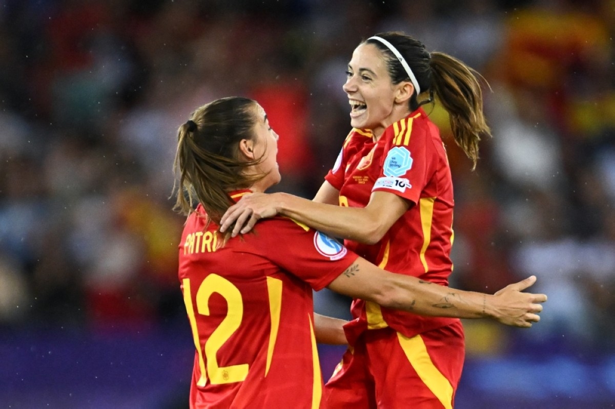 Bonmati back to her decisive best for Spain