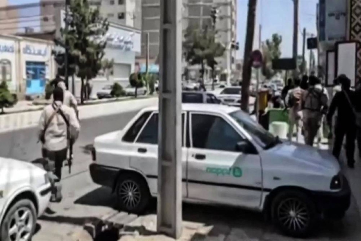 Gunmen storm Iran courthouse, killing 6