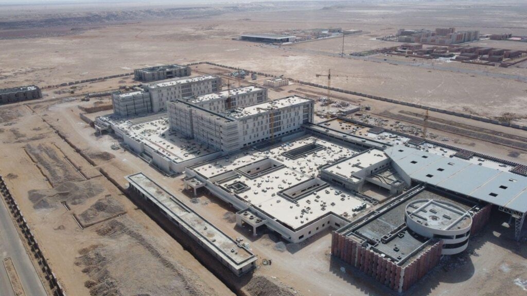 الصحراء المغربية على درب الريادة الصحية: مستشفيات جامعية، مصحات خاصة، وتكوين طبي متقدم