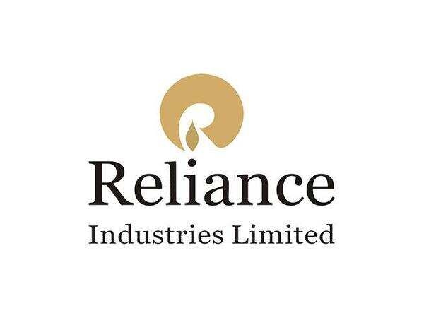 Why did RIL's shares plummet despite analysts' positive projections?