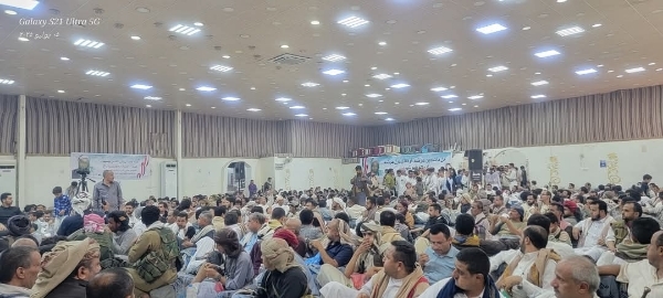 عزاء استثنائي للشيخ صالح حنتوس بمحافظة مأرب.. حضور شعبي واسع .. صور