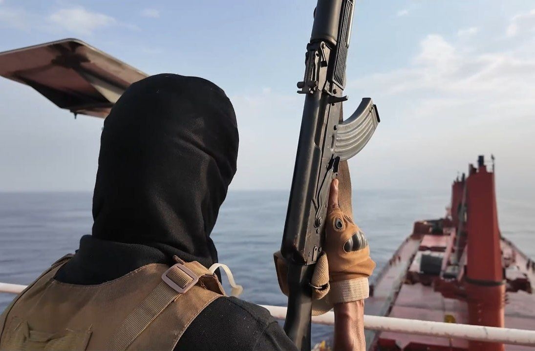صحيفة عبرية تكشف عن 3 سيناريوهات محتملة تدرسها إسرائيل لمواجهة الحوثيين ووقف هجماتهم الصاروخية.. ما الخيار الأقرب؟