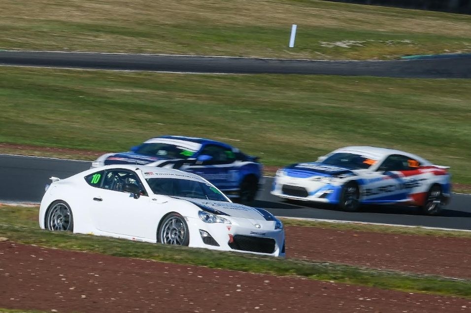 Giddy Storms To Race 1 Victory