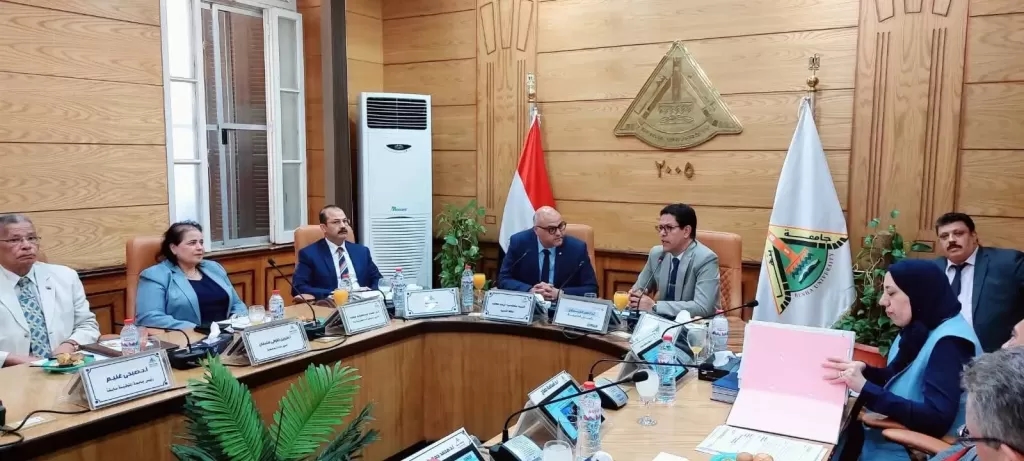 'محافظ القليوبية' يؤكد علي التعاون الدائم والمثمر بين الجامعة والمحافظة فى مختلف القطاعات
