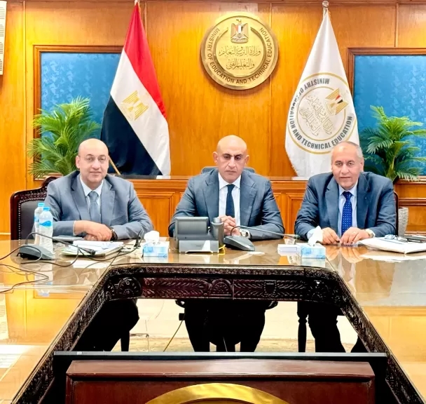 «عبداللطيف» يوجه بتنظيم توزيع كتيبات المفاهيم بامتحانات الثانوية العامة