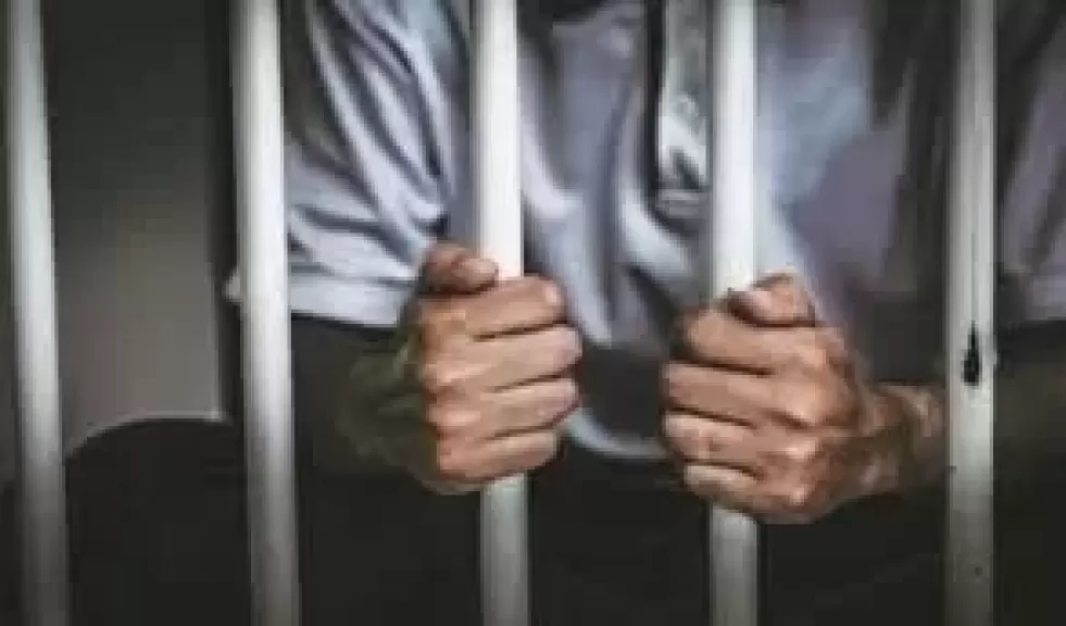 بتهمة تجارة المخدرات.. السجن المشدد وغرامة لسائق توك توك في الوراق