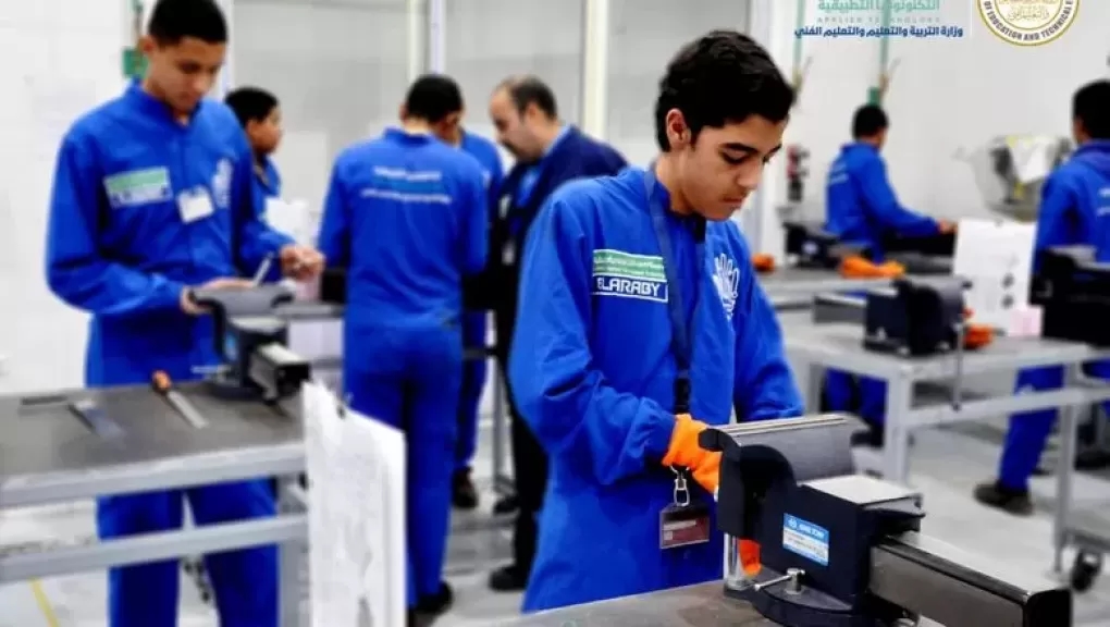 لطلاب الإعدادية...مدارس التكنولوجيا التطبيقية بديل الثانوية العامة...'الدراسة مجانًا...مكافآت مالية أثناء الدراسية...وفرص عمل حقيقة بعد التخرج'...خبراء التعليم: المدارس التكنولوجيا قاطرة التنمية في مص