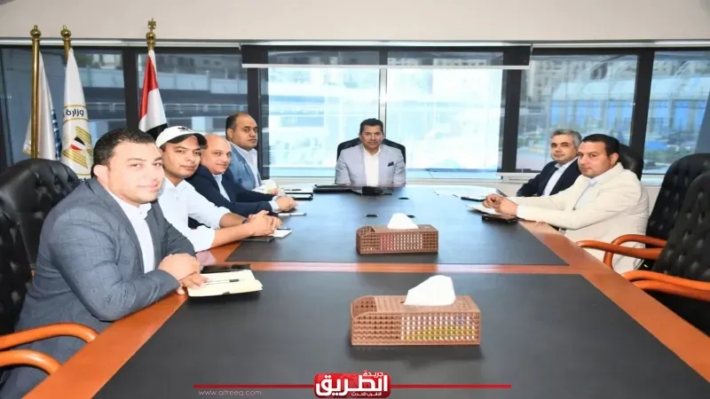 وزير الرياضة يعقد اجتماعًا لمناقشة خطط تطوير رياضة الفروسية