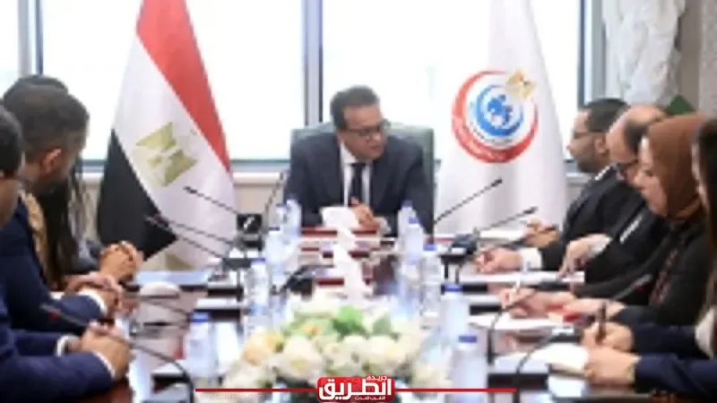 نائب رئيس مجلس الوزراء وزير الصحة يبحث مع شركة «ساندوز» تعزيز التعاون في توطين صناعة الأدوية ودعم المبادرات الصحية الرئاسية