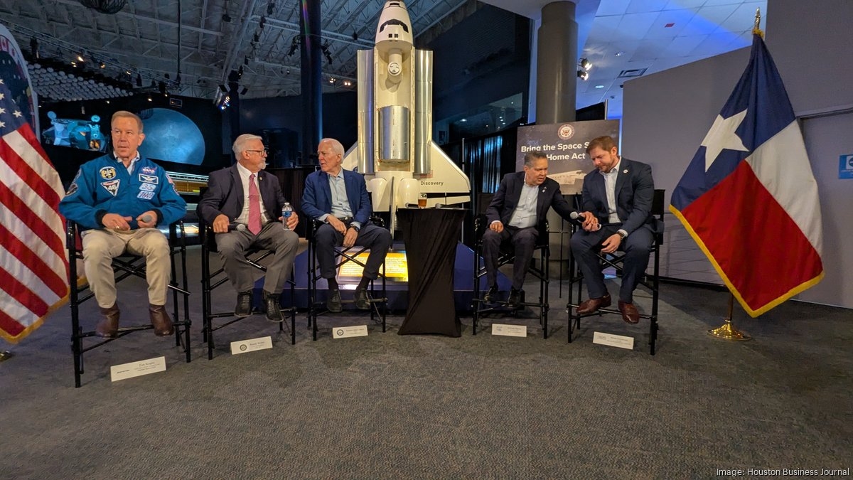 Smithsonian: Bulk of Discovery moving costs would go toward building Houston exhibit