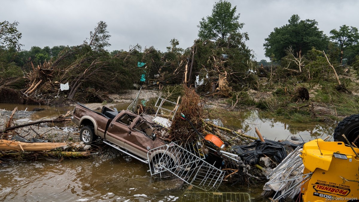 Country star Pat Green to host benefit concert at Globe Life Field to support flood relief