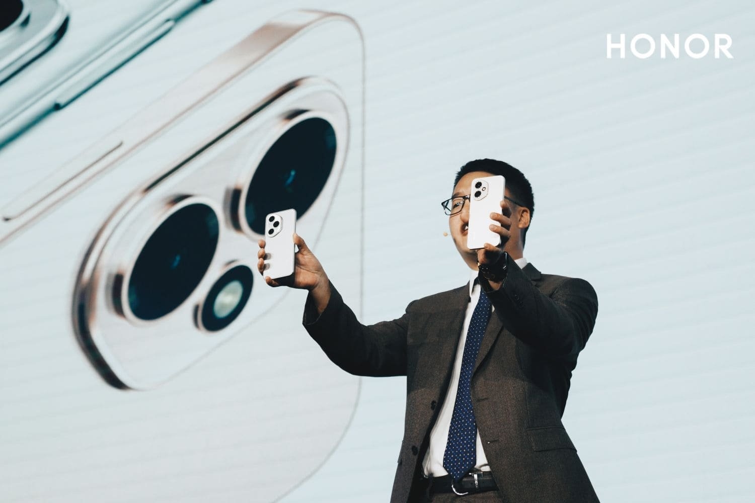 Honor 400 & 400 Pro launch underscores impressive AI investment, local inclusion and bold 2028 market share ambition