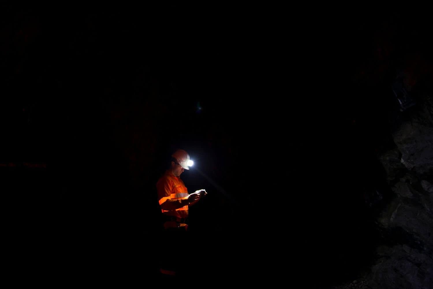 Global mining sector revenue fell by 3% in 2024, but gold revenues increased 15%