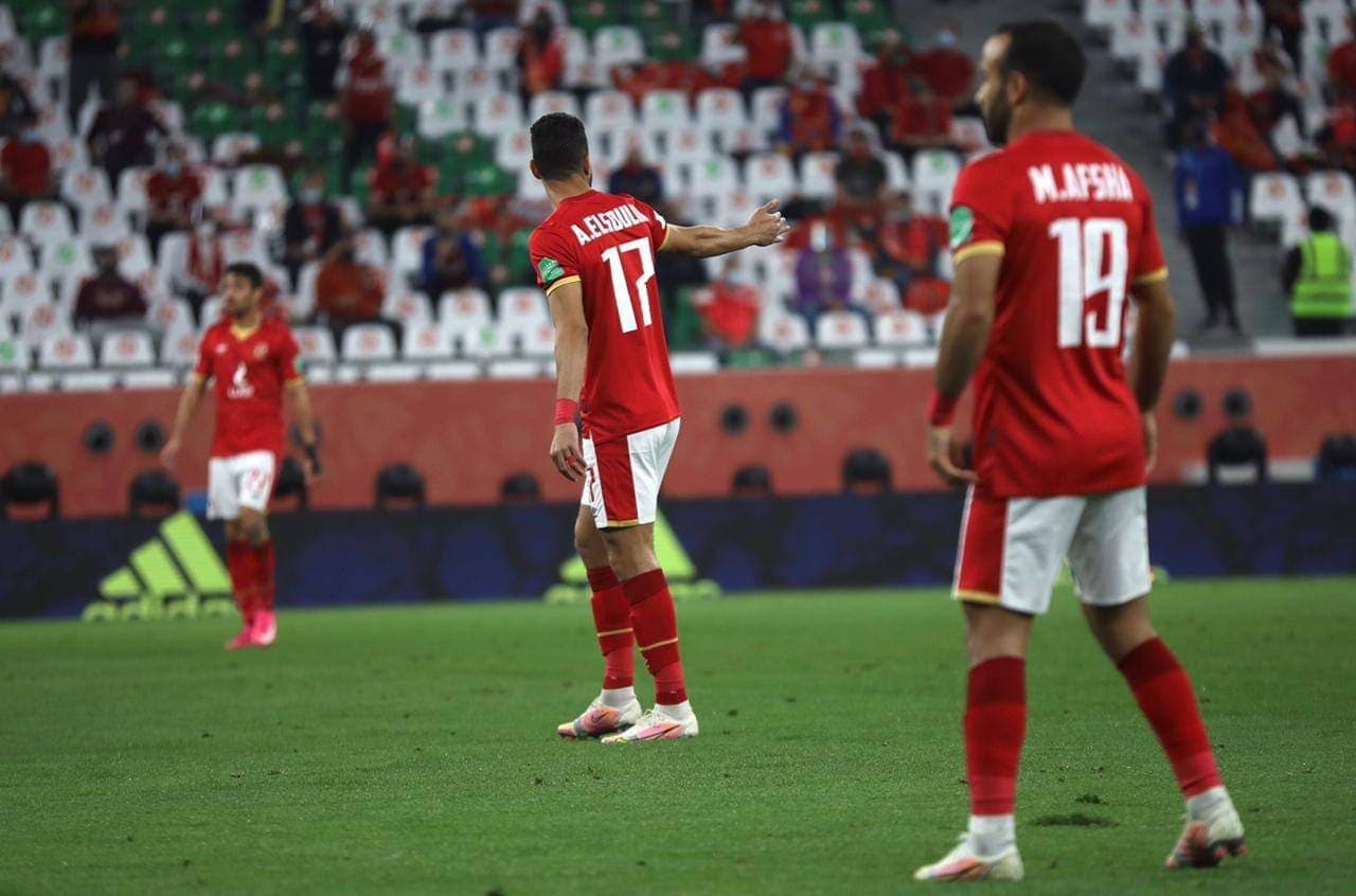 إعلامي ينتقد سلوك البعض بعد السخرية من إيقاف مباراة الأهلي وبالميراس
