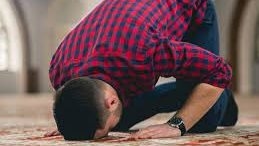 أيهما أكثر استجابة الدعاء في السجود أم بعد التشهد الأخير؟.. الإفتاء توضح