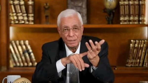 ردة وزبادى وعسل .. موافى يقدم وصفة سحرية لعلاج الإمساك