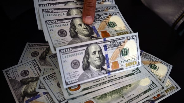 رسميا الآن.. سعر صرف الدولار بختام تعاملات اليوم الأحد
