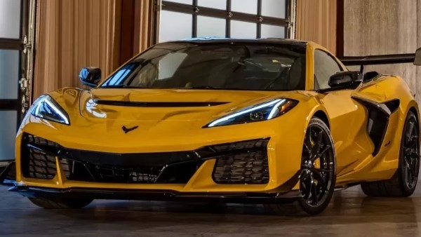 سعر شيفروليه كورفيت بـ"الإمارات.. أيقونة السيارات الخارقة