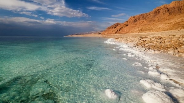 ما حكم زيارة البحر الميت والصلاة عنده؟.. الإفتاء تجيب