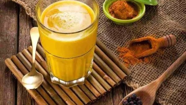 المشروب الذهبي.. فوائد مذهلة لشرب الكركم وطرق غير تقليدية لتناوله