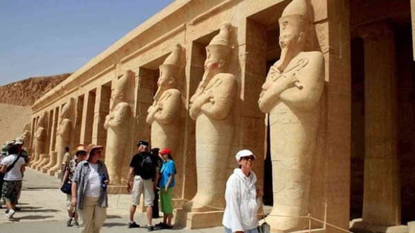 احذر.. غرامات مشددة تصل إلى 10 آلاف جنيه لمضايقات السياح في مصر
