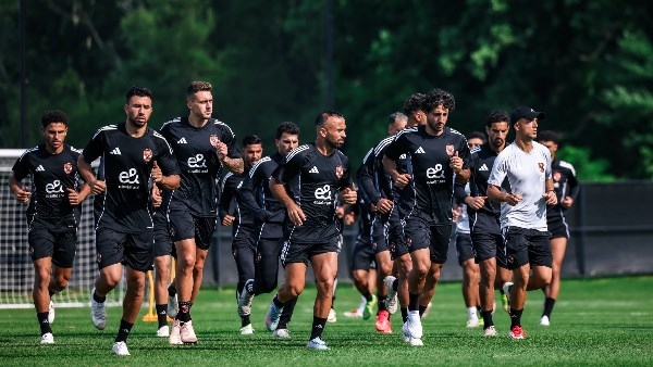 بعثة الأهلي تصل القاهرة بعد وداع كأس العالم للأندية
