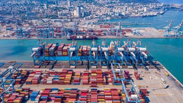 لماذا تخشى إسرائيل ضرب ميناء حيفا المليئ بالسيارات الكهربائية؟