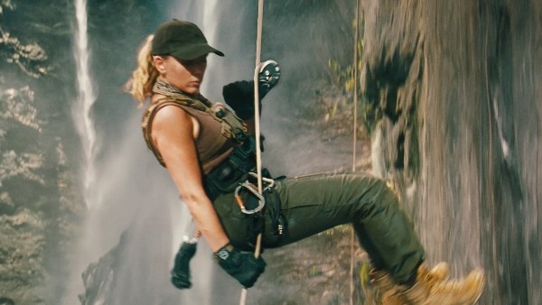 سكارليت جوهانسون تكشف كواليس مؤلمة من تصوير "Jurassic World Rebirth"