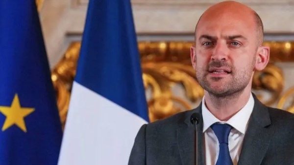 وزير الخارجية الفرنسي: سنفرض عقوبات شديدة على روسيا