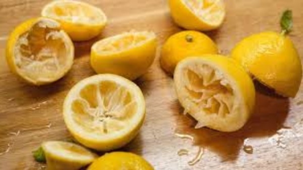 لا ترميه بعد الآن.. قشر الليمون كنز صحي ومنزلي لا يُقدّر بثمن