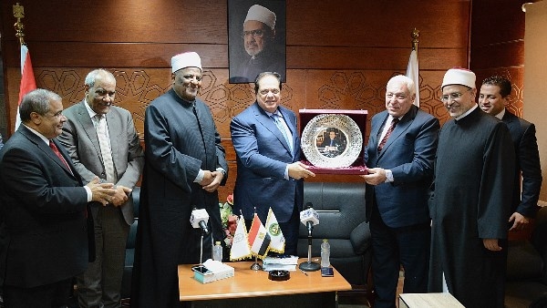 أبو العينين: نفتخر بما قدمه الرئيس السيسي لمصر.. وشيخ الأزهر ينشر رسالة الإسلام السمحة