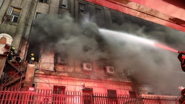 وزارة الصحة: استخراج 4 جثامين من موقع حريق سنترال رمسيس
