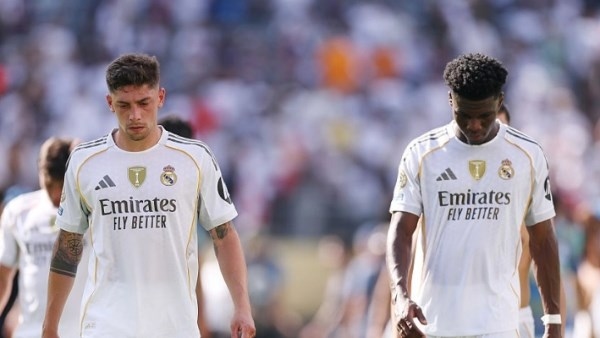 ليلة إذلال ريال مدريد.. كيف تناولت الصحف العالمية السقوط الكارثي أمام باريس؟