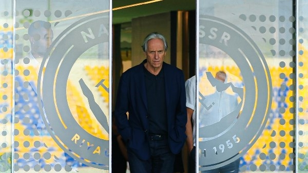 في غياب رونالدو.. خيسوس يصل النصر السعودي لبدء مهمته