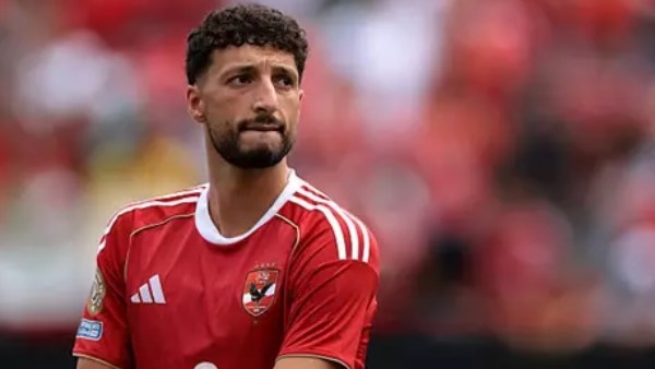 الأهلي يستبعد وسام أبو علي من معسكر تونس لهذا السبب