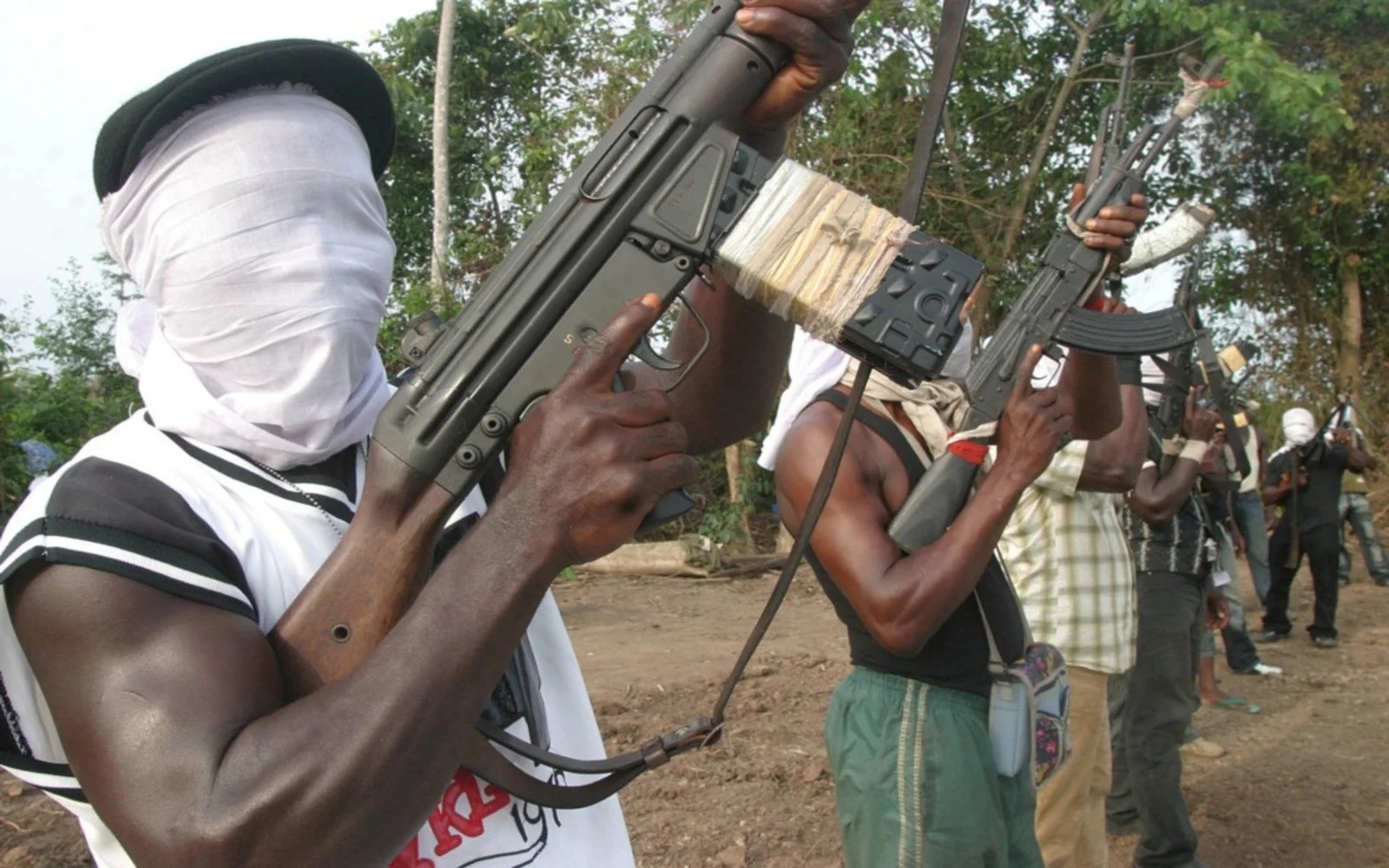 Gunmen kill 17 soldiers in northern Nigeria attacks