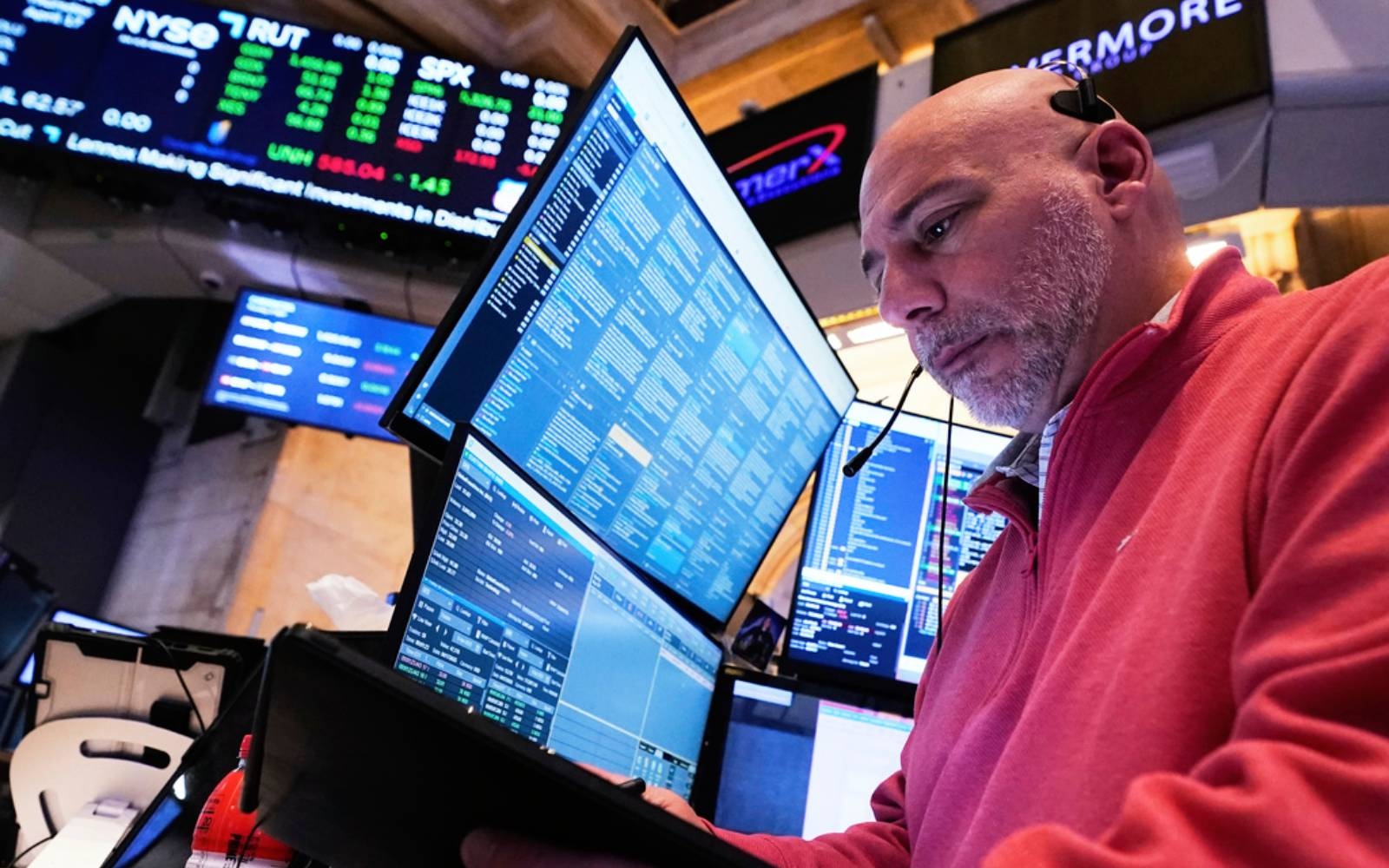 US stock futures pause after record S&P 500, Nasdaq run