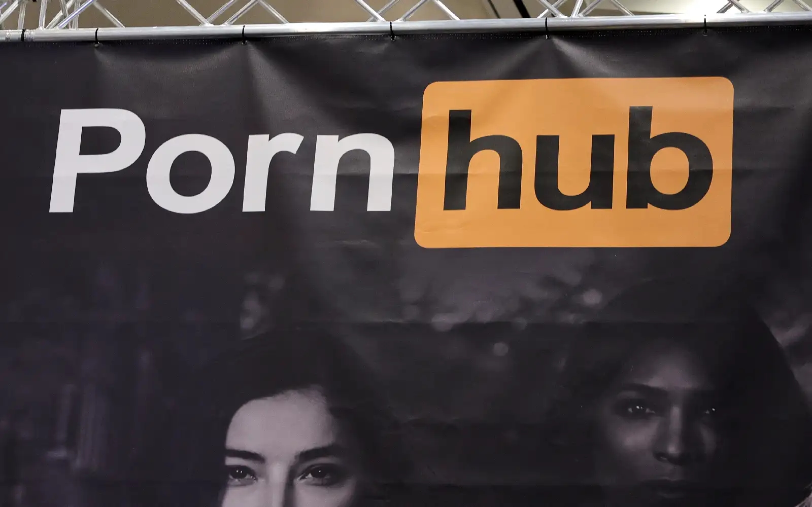 EU investigates porn platforms over risks to children