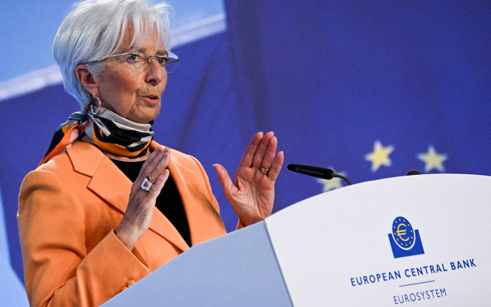 Euro zone bonds steady ahead of ECB speakers, shrug off Trump's bill