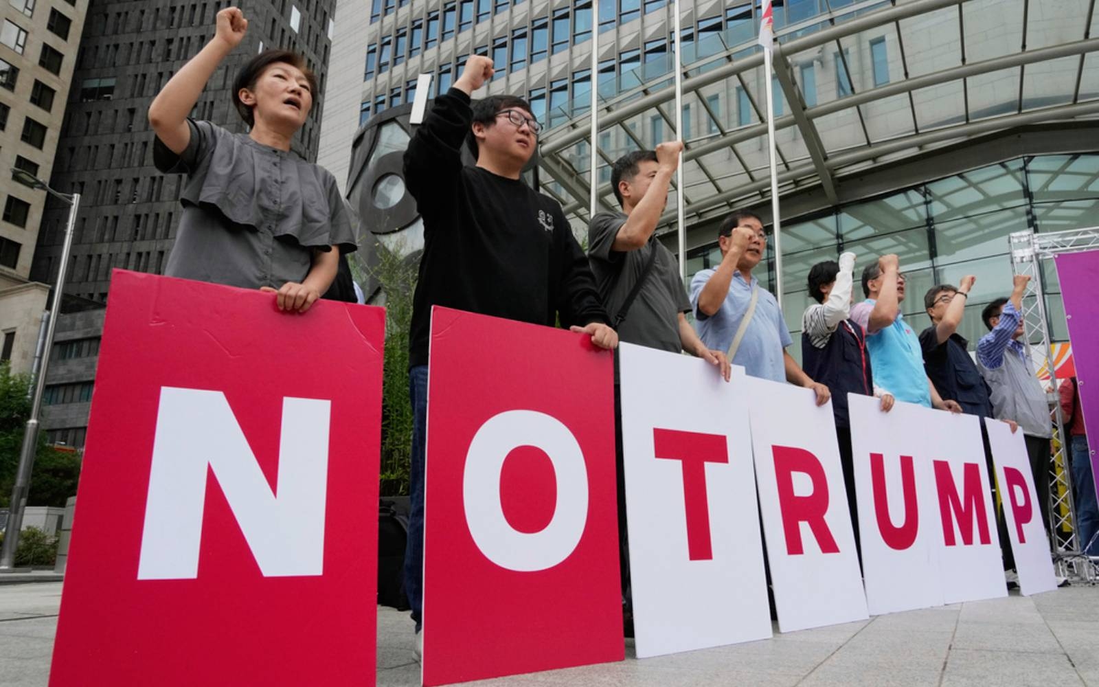 Trump unveils 25% tariffs on Japan, S. Korea in letters to leaders