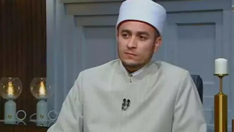لا يجوز في هذه الحالة.. أمين الفتوى يوضح حكم أخذ مقابل عند رد شىء ضائع لأصحابه