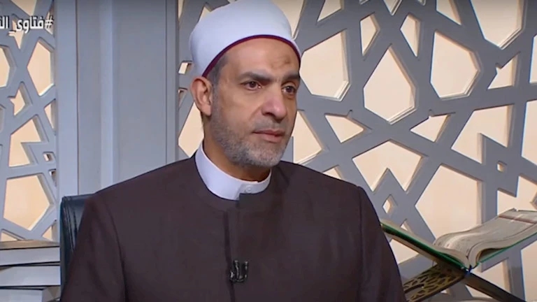 أمين الفتوى: جمع التبرعات لقيام فقير بالعمرة من صميم التعاون على البر والتقوى (فيديو)