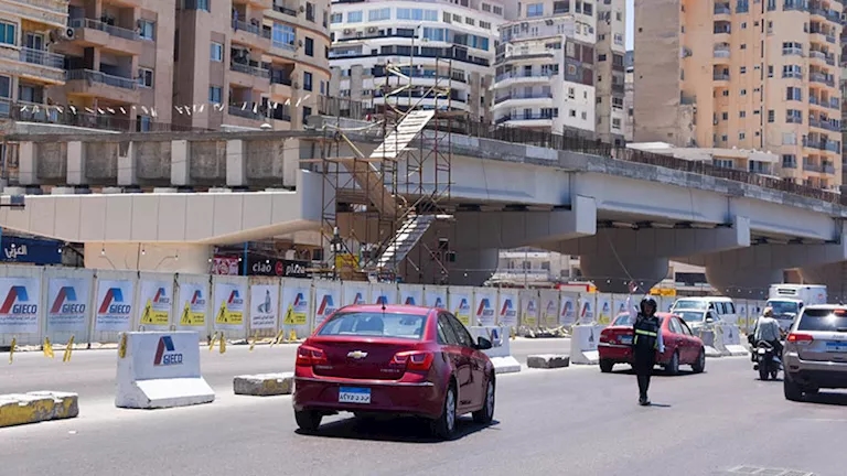 وأنت رايح المصيف.. إليك تحويلات مرورية بكورنيش الإسكندرية