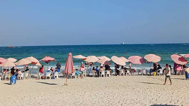 ممنوع نزول البحر لليوم الثاني.. ماذا يحدث على شواطئ الإسكندرية؟